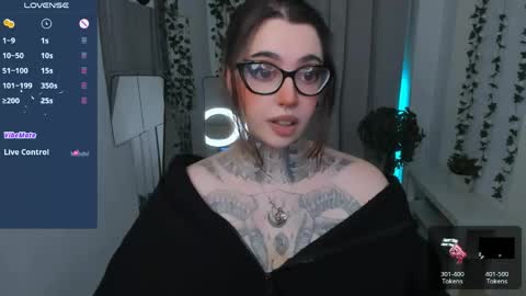 Snapshot of dixipixi_ chatting on April 2026 05:45:02 AM dixipixi_ online show from April 2026 05:45:02 AM