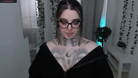 Snapshot of dixipixi_ chatting on April 2026 07:00:02 AM dixipixi_ online show from April 2026 07:00:02 AM