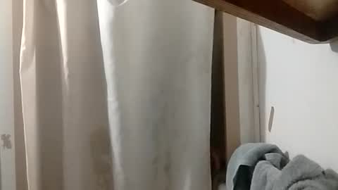 dixonbird41 online show from September 2025 10:18:01 AM