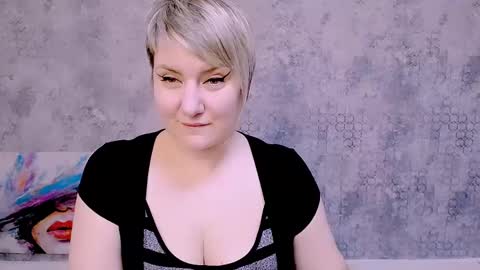 djullia online show from February 2025 12:32:01 PM