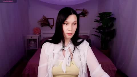 Mia online show from April 2026 08:12:02 AM