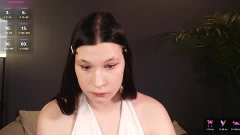 Mia online show from April 2026 07:09:02 AM