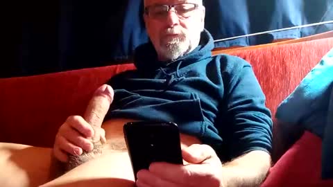 Snapshot of doghouseblue chatting on December 2024 10:16:01 PM doghouseblue online show from December 2024 10:16:01 PM