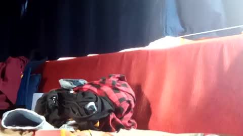 Snapshot of doghouseblue chatting on February 2025 03:48:02 PM doghouseblue online show from February 2025 03:48:02 PM