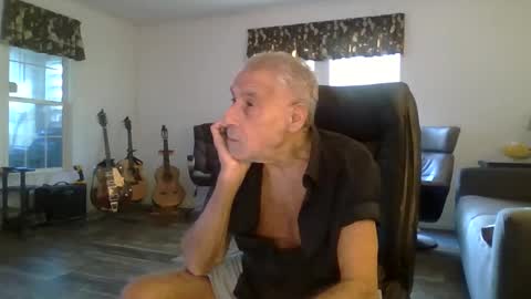 dogluc7 online show from December 2024 08:15:01 PM