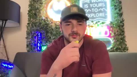 Snapshot of dohmerboyz chatting on February 2026 01:05:02 AM GIJO online show from February 2026 01:05:02 AM