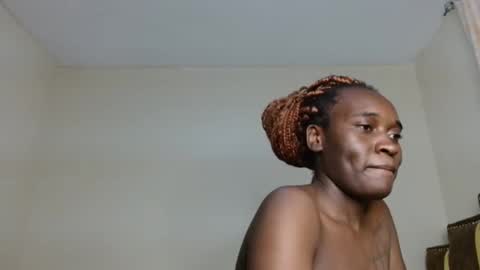 Dolce online show from November 2025 10:19:01 PM