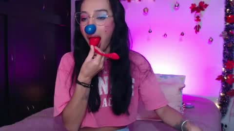 dolceclown_ online show from December 2024 01:14:01 AM