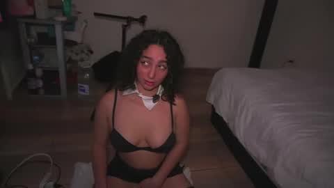 Snapshot of doll4you_ chatting on September 2025 07:26:01 PM Alice y Ros online show from September 2025 07:26:01 PM