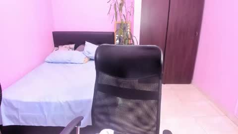 Snapshot of doll___squirt chatting on September 2025 11:54:02 AM sofia de la torre online show from September 2025 11:54:02 AM