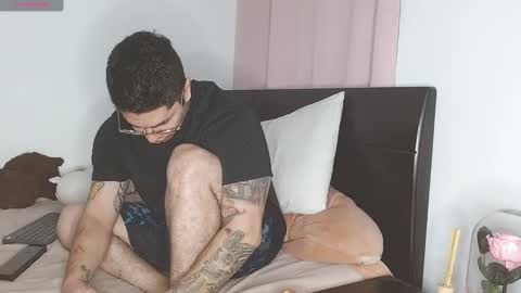 Auro and Santiago online show from January 2025 03:23:02 AM