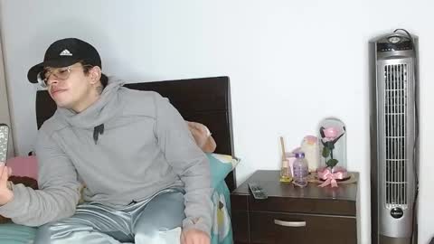 Auro and Santiago online show from February 2025 03:46:02 AM