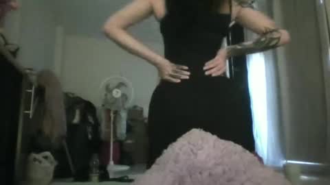 Snapshot of doll_dollys_ chatting on April 2026 08:22:02 PM doll_dollys_ online show from April 2026 08:22:02 PM