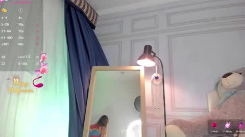 doll_isa_ online show from October 2025 08:06:02 PM