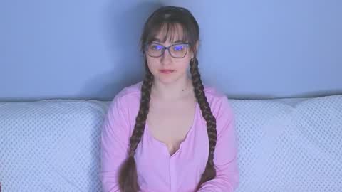 Tessa online show from March 2026 03:05:02 PM