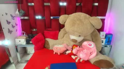 Snapshot of dollfire_bigass chatting on October 2025 01:37:02 AM ginna online show from October 2025 01:37:02 AM