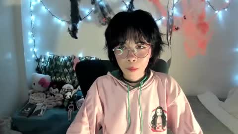 Snapshot of dolliette chatting on October 2025 02:21:02 AM mina online show from October 2025 02:21:02 AM