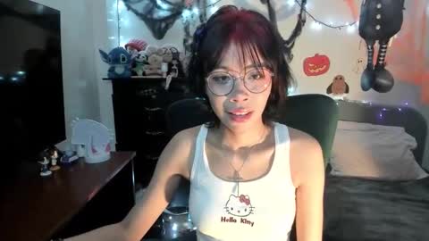 Snapshot of dolliette chatting on October 2025 03:29:01 AM mina online show from October 2025 03:29:01 AM