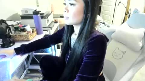 Snapshot of dolllface chatting on March 2026 02:08:02 AM DOLLLFACE online show from March 2026 02:08:02 AM