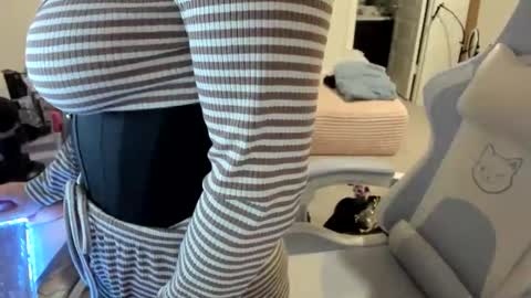 Snapshot of dolllface chatting on March 2026 02:07:02 AM DOLLLFACE online show from March 2026 02:07:02 AM