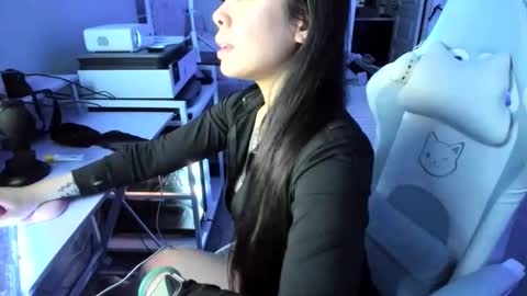 Snapshot of dolllface chatting on March 2026 04:27:01 AM DOLLLFACE online show from March 2026 04:27:01 AM