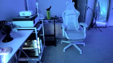 Snapshot of dolllface chatting on March 2026 04:17:02 AM DOLLLFACE online show from March 2026 04:17:02 AM