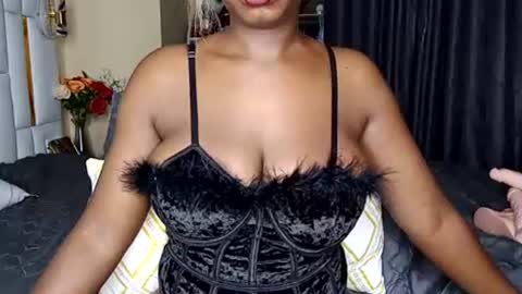 Snapshot of dolllux_gee chatting on July 2026 11:50:02 PM Gee Independent Model EATUTC3 11PM-3AM 2AM-6AM online show from July 2026 11:50:02 PM