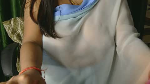 dolly_2 online show from January 2025 08:15:01 AM