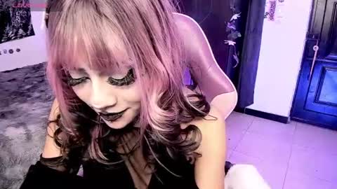 dolly_bones online show from June 2026 05:49:01 AM