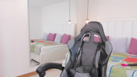 dolly walker online show from May 2026 06:09:01 PM