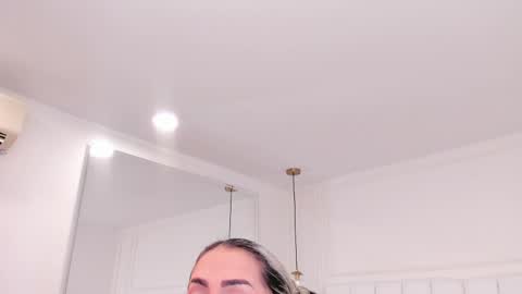 dolly walker online show from June 2026 01:59:01 PM