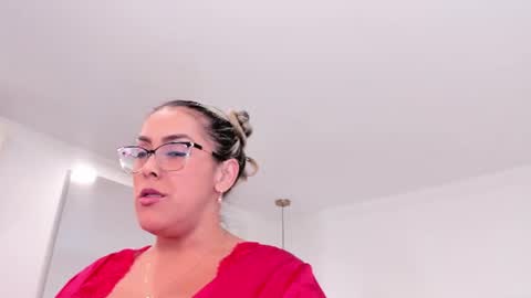 dolly walker online show from June 2026 01:19:01 AM