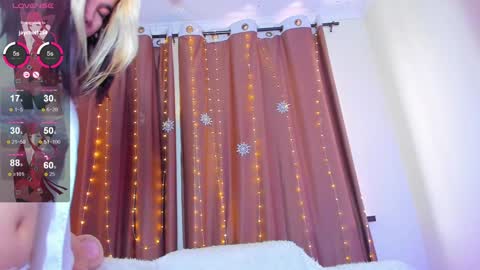 Snapshot of dollyiaa chatting on December 2024 04:31:02 AM Dollya online show from December 2024 04:31:02 AM