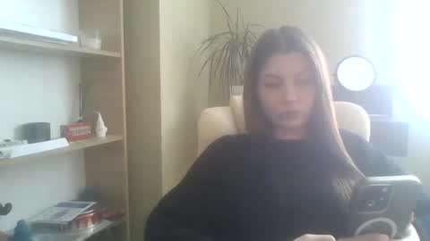 Snapshot of dollyroma chatting on April 2026 08:28:01 AM DollyRoma online show from April 2026 08:28:01 AM