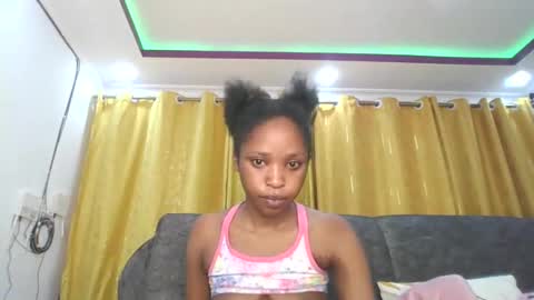 Snapshot of dollythegirl chatting on June 2026 01:33:01 AM kadolly online show from June 2026 01:33:01 AM