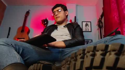 Snapshot of dom2travelers_sm chatting on September 2025 09:28:02 PM Diego Castell online show from September 2025 09:28:02 PM