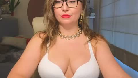 DOM MUMMY online show from July 2026 05:44:01 AM