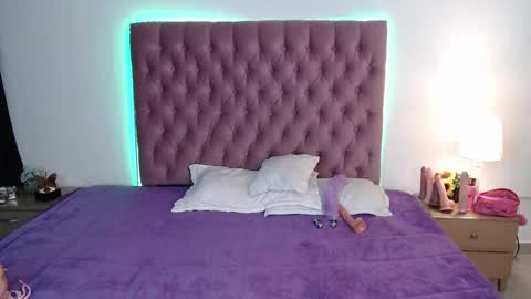 Snapshot of domenica_west chatting on December 2024 03:46:01 PM domenica online show from December 2024 03:46:01 PM