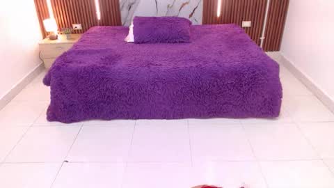 Snapshot of domenica_west chatting on September 2025 12:16:01 PM domenica online show from September 2025 12:16:01 PM