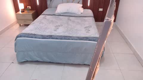 Snapshot of domenica_west chatting on September 2025 12:07:01 PM domenica online show from September 2025 12:07:01 PM