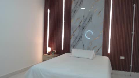 Snapshot of domenica_west chatting on September 2025 12:07:01 PM domenica online show from September 2025 12:07:01 PM