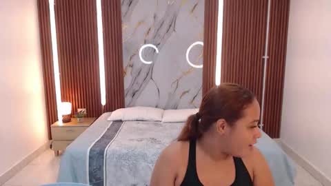 Snapshot of domenica_west chatting on September 2025 12:30:01 PM domenica online show from September 2025 12:30:01 PM