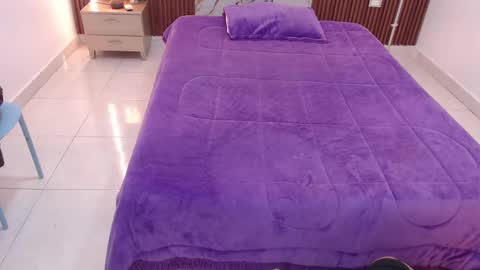 Snapshot of domenica_west chatting on October 2025 12:12:02 PM domenica online show from October 2025 12:12:02 PM