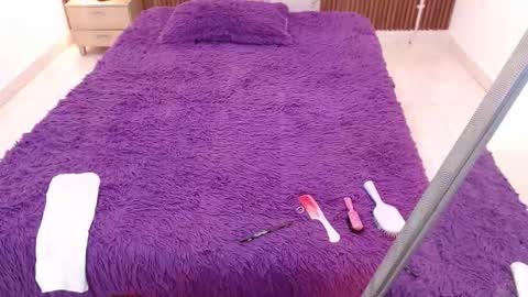 Snapshot of domenica_west chatting on October 2025 12:26:01 PM domenica online show from October 2025 12:26:01 PM