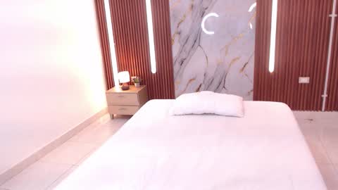 Snapshot of domenica_west chatting on October 2025 12:39:01 PM domenica online show from October 2025 12:39:01 PM