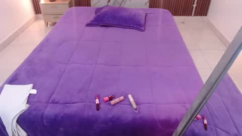 Snapshot of domenica_west chatting on October 2025 12:28:01 PM domenica online show from October 2025 12:28:01 PM