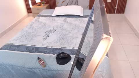 Snapshot of domenica_west chatting on October 2025 12:20:01 PM domenica online show from October 2025 12:20:01 PM