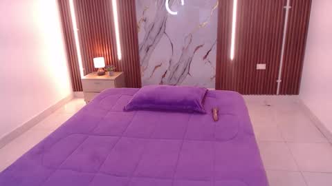 Snapshot of domenica_west chatting on October 2025 01:34:02 PM domenica online show from October 2025 01:34:02 PM