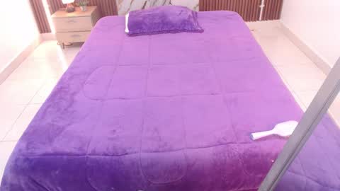 Snapshot of domenica_west chatting on November 2025 12:29:02 PM domenica online show from November 2025 12:29:02 PM