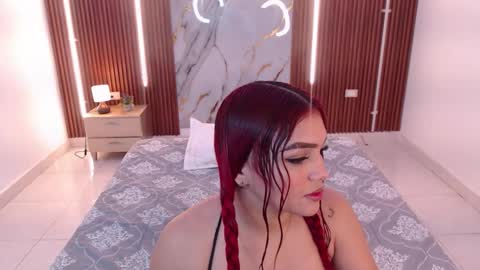 Snapshot of domenica_west chatting on December 2025 01:09:02 PM domenica online show from December 2025 01:09:02 PM